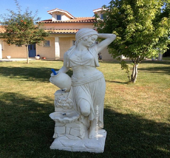 Statue En Pierre Reconstituée Femme A La Amphore pour Amphore De Jardin