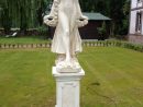 Statue En Pierre Reconstituee Femme Sanremo Avec Socle à Statue De Jardin En Pierre Reconstituée