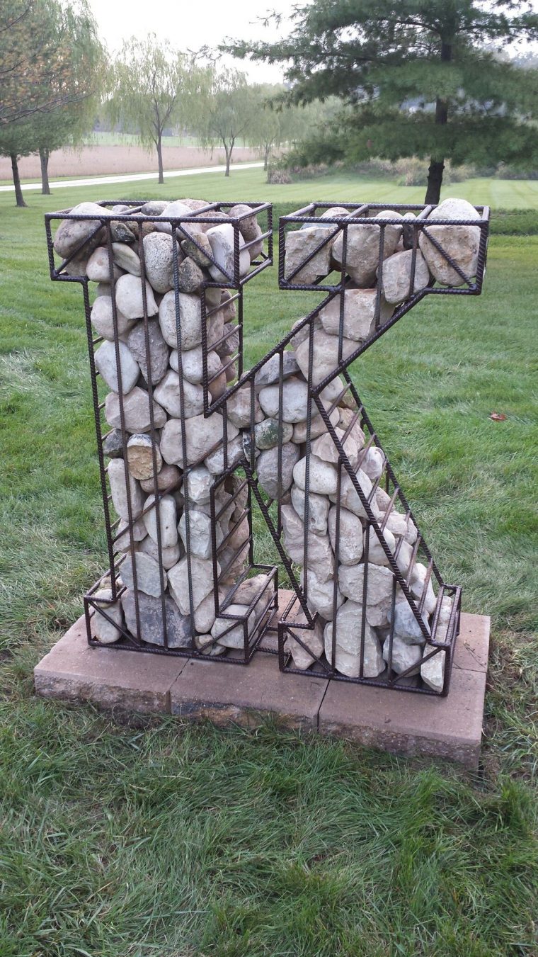 Steel Rebar Cage Filled With Rock | Décorations De Jardin En … tout Sculpture Moderne Pour Jardin