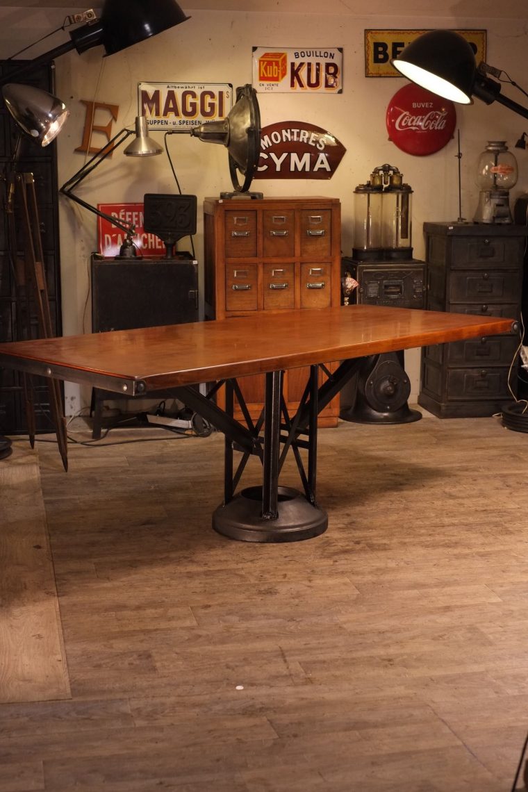 Table Ancienne Pied Fonte Deco Meuble Industriel | Mobilier … encequiconcerne Salon De Jardin En Fonte Ancien