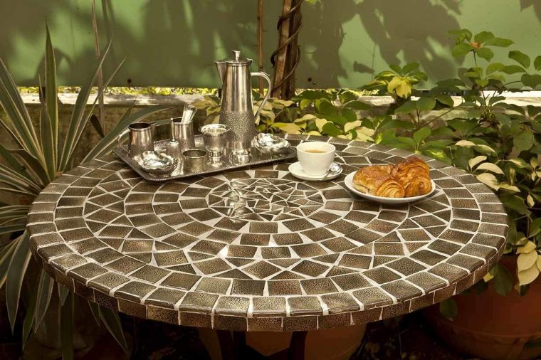 Table Mosaïque Et Fer Forgé Ronde 160 Cm à Table De Jardin En Ceramique Ronde