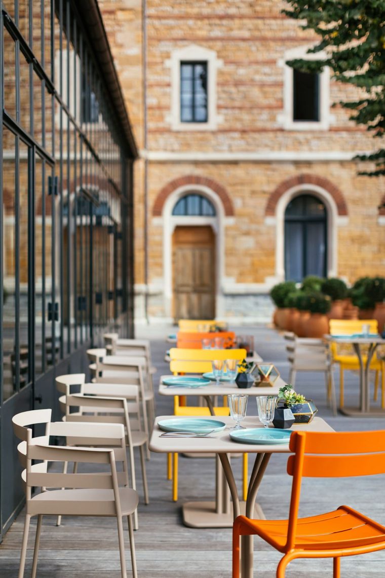 Terrasse #mobilier #hotel #restaurant #chaise #rythmic … intérieur Mobilier De Jardin Vlaemynck