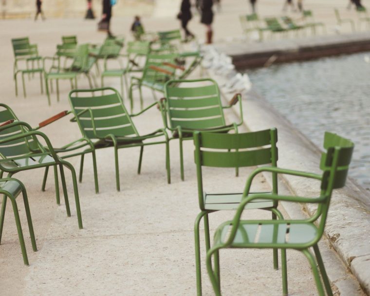The Tuileries Garden, Jardin Des Tuileries, Green Chairs … dedans Fermob Jardin Du Luxembourg