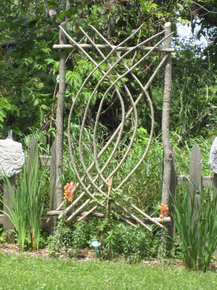 This Is A Willow Arbor I Made For A Clematis | Déco Jardin … avec Tonelle De Jardin