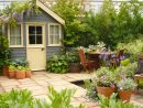 Trois Astuces Pour Customiser Son Abri De Jardin - Détente ... à Comment Aménager Son Jardin Devant La Maison