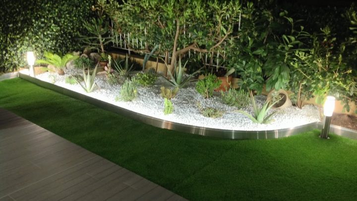 Tuto : Comment Poser Une Bordure De Jardin Aluminium Avec Eclairage Led  Integre- Apanages avec Bordure Metal Pour Jardin