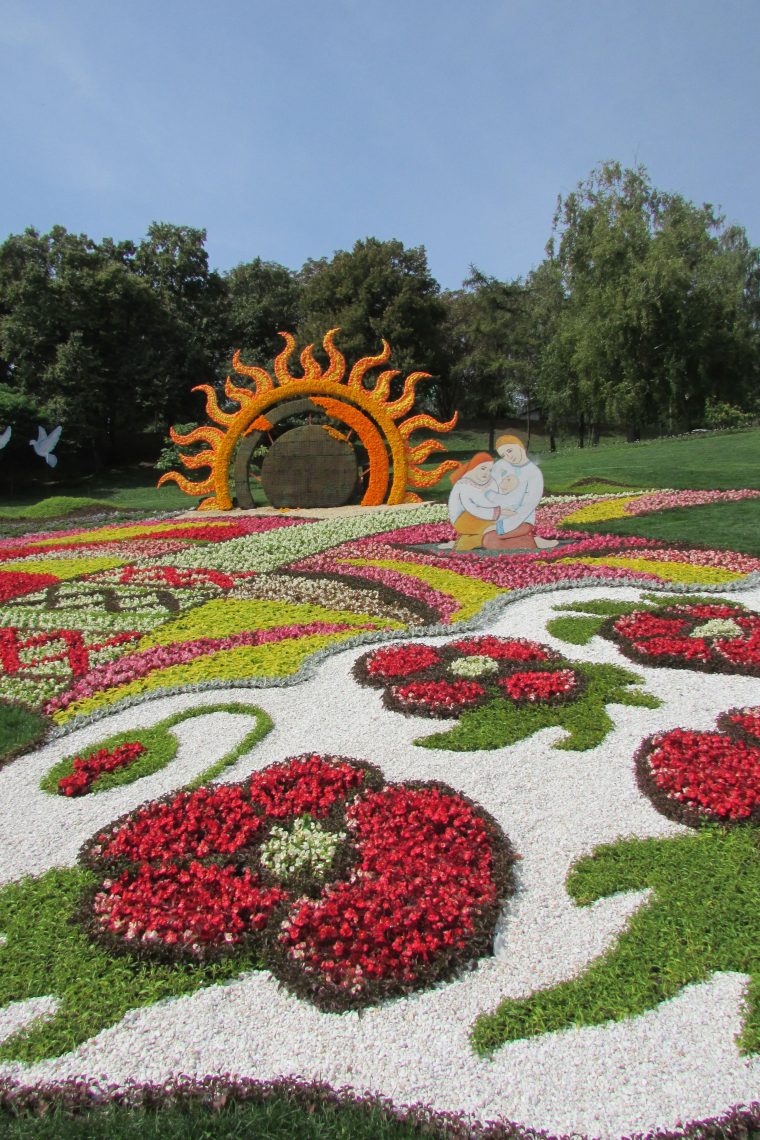 Ukraine Single"flower-Show 2014, Kyiv, Ukraine | Jardins … intérieur Creation Parc Et Jardin