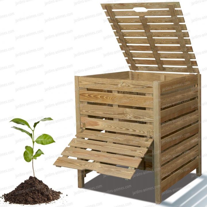 Un Bac À Compost En Bois. Indispensable Pour Recycler Et … concernant Composteur De Jardin