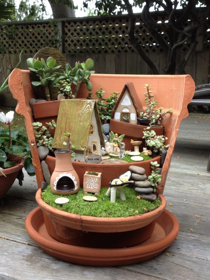 Un Jardin Nain Pour Petite Terrasse. | Mini Fairy Garden … destiné Nain De Jardin Design