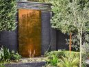 Un Mur De Jardin Noir | Design D'aménagement Paysager ... serapportantà Amenagement Mur Jardin
