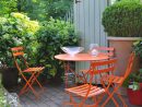 Une Petite Terasse Très Colorée. | Petits Jardins, Design ... intérieur Maisonnette Jardin Occasion