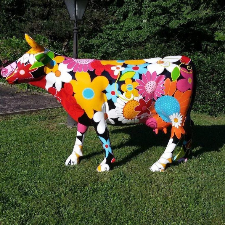 Vache Fleurie – Culture-Design encequiconcerne Vache En Resine Pour Jardin