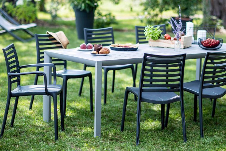Vente Privée Grosfillex – Chaises, Tables & Mobilier De … pour Vente Privee Table De Jardin