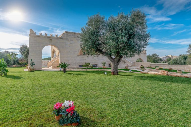 Villa Gemapirò Location De Vacances – Couchages 10 Dans 5 … intérieur Prix Location Jardin