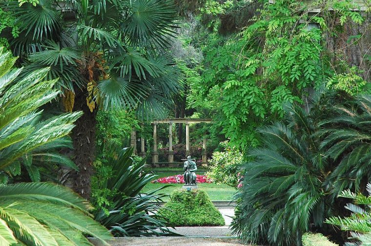 Villa Les Cèdres Au Cap Ferrat, Un Jardin Botanique Mythique … pour Chemin De Jardin Pas Cher