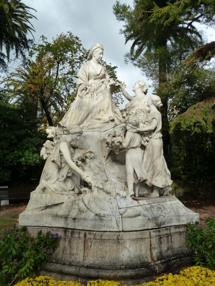 World War Two Iconoclasm: The Destruction And Reconstruction … pour Statues De Jardin Occasion