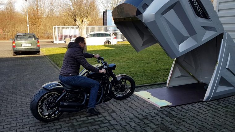 Bikebox24 Xl – A Special Visitor pour Abri Moto