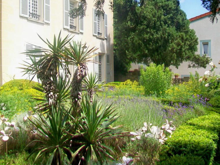File:auvers-Sur-Oise (95), Maison Du Dr Gachet, Jardin … dedans Jardin Devant Maison