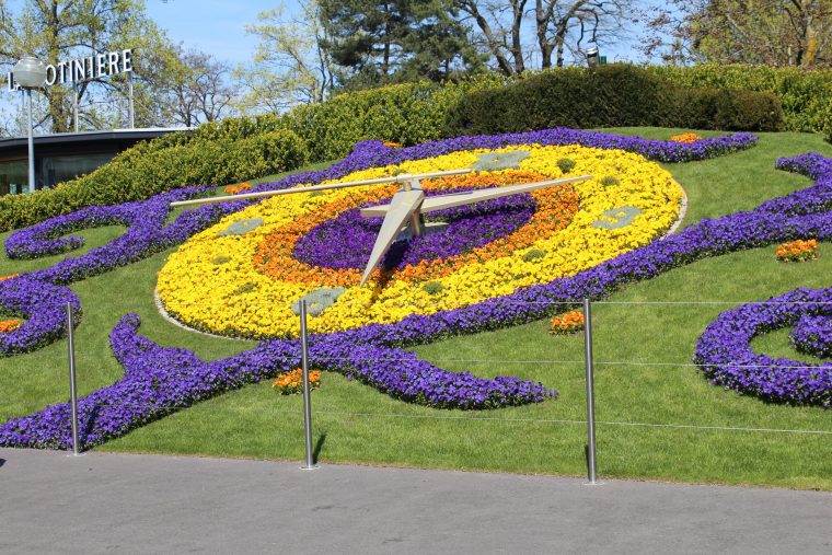 File:horloge Fleurie Parc Jardin Anglais Genève 1.jpg … dedans Horloge De Jardin