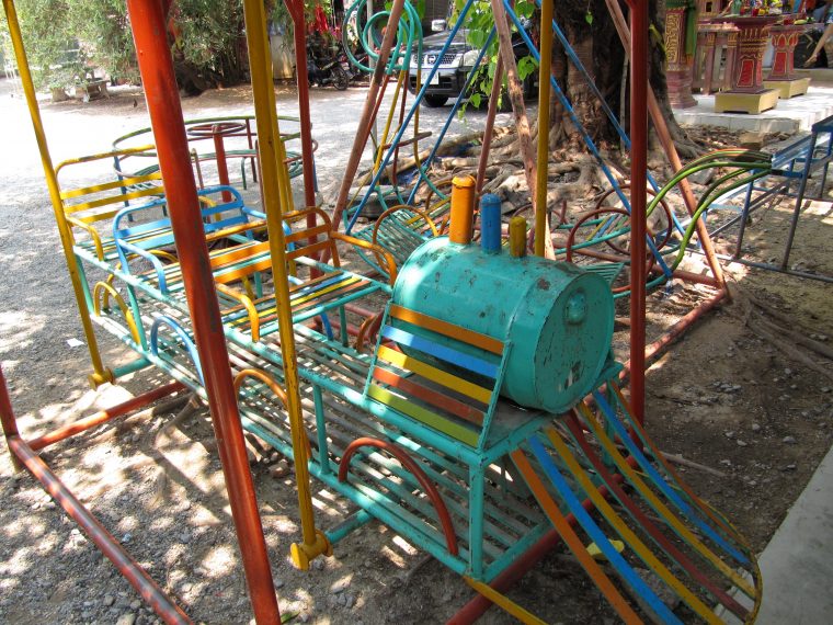 File:jeux Pour Enfants Dans Un Jardin Public.jpg – Wikimedia … destiné Jeux De Jardin Enfant