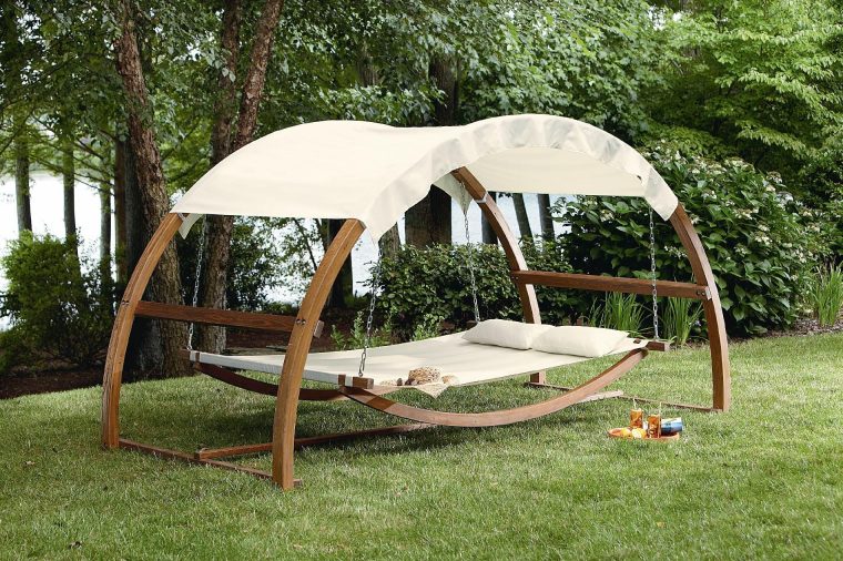 I Would Never Come In The House!! Garden Oasis Arch Swing … tout Balancelle Lit De Jardin