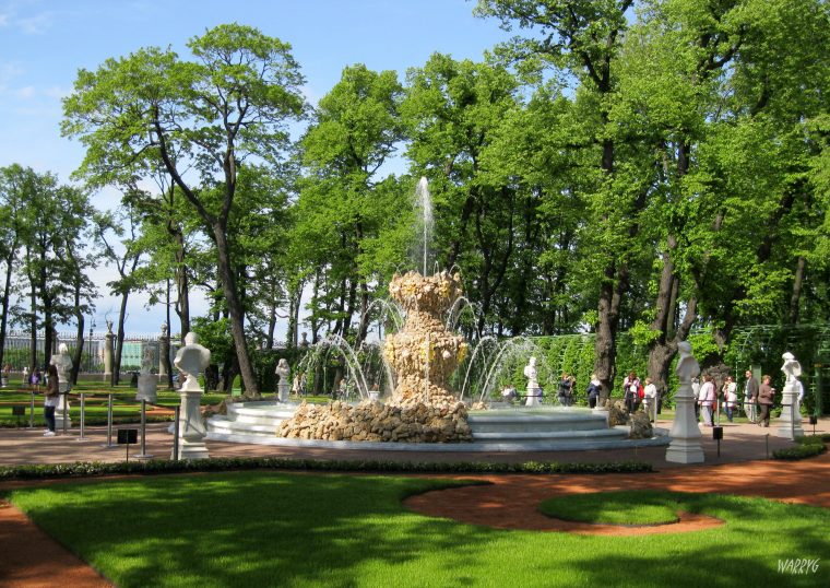Jardin D'été – Saint Petersbourg – Le Grand Parterre – La … encequiconcerne Image Fontaine De Jardin