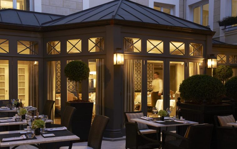 Otel Castille Paris (Fransa Paris) – Booking dedans Table De Jardin Alice Garden