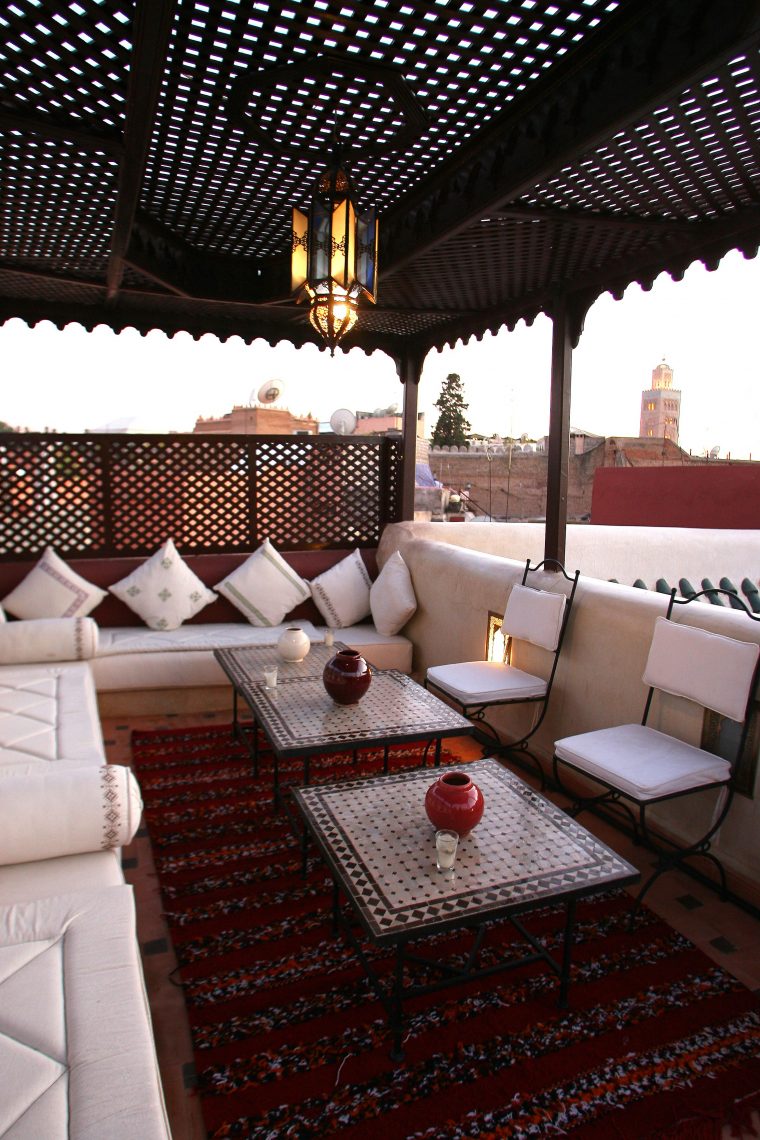 Une Terrasse À La Marocaine | Décoration Orientale, Maison … tout Salon De Jardin Marocain
