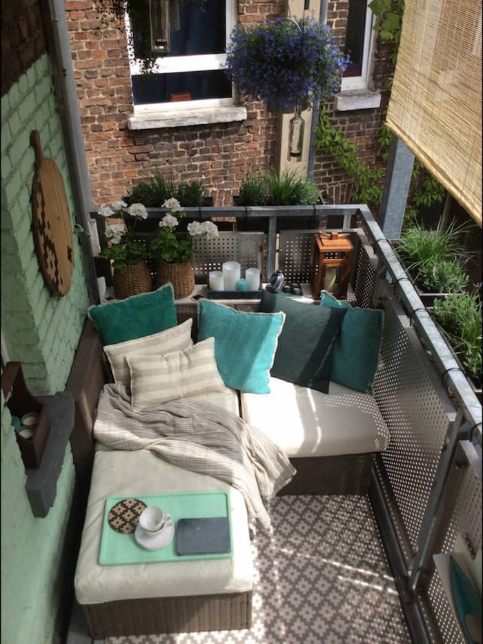 salon de jardin sur balcon