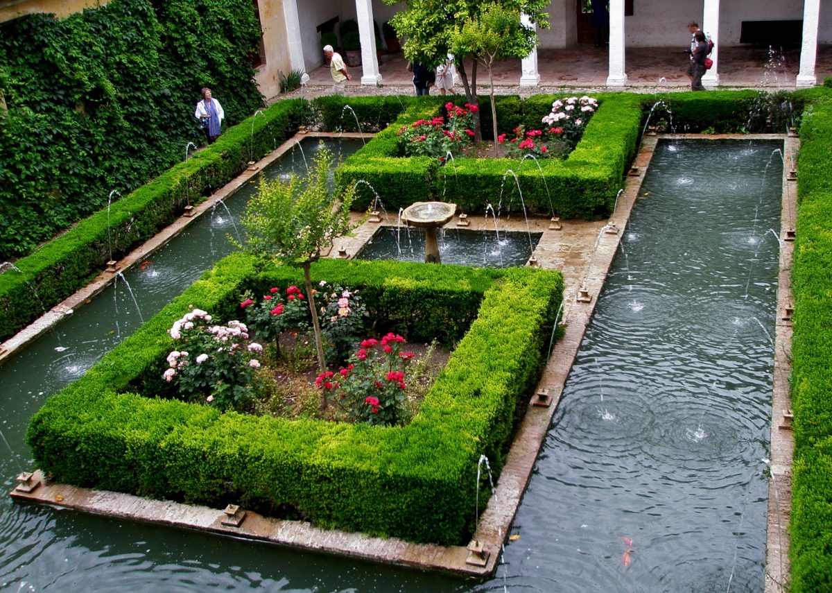 Alberca Del Generalife | Outdoor Structures, Garden Bridge ... encequiconcerne Jardines Generalife