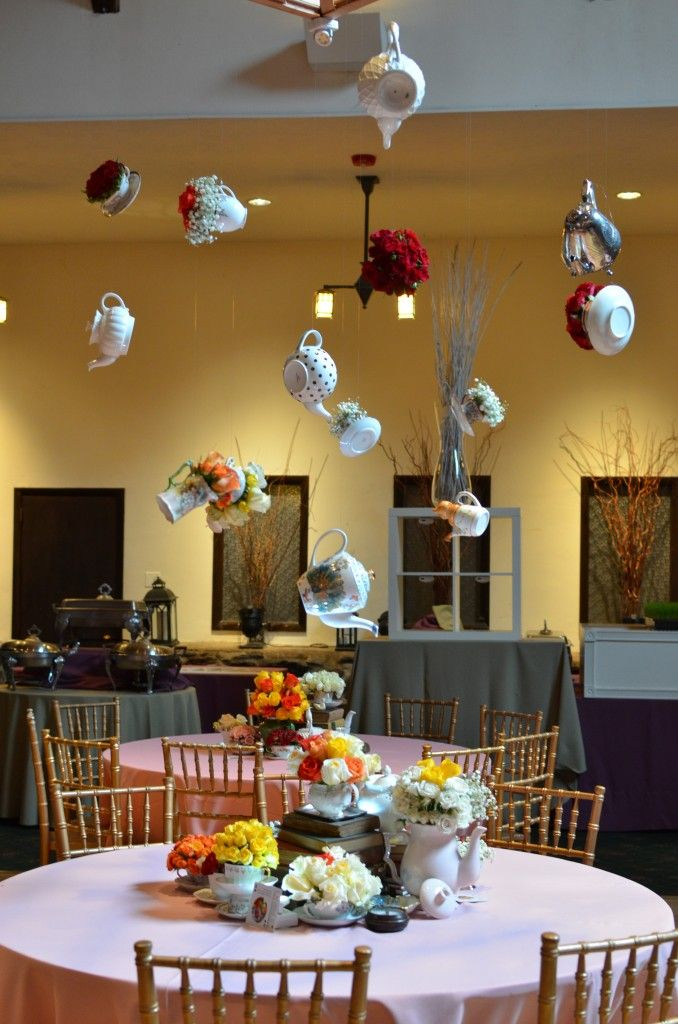 Alice In Wonderland, Madhatter'S Ball – Guests Were … tout Table Chicago Alice&#039;S Garden