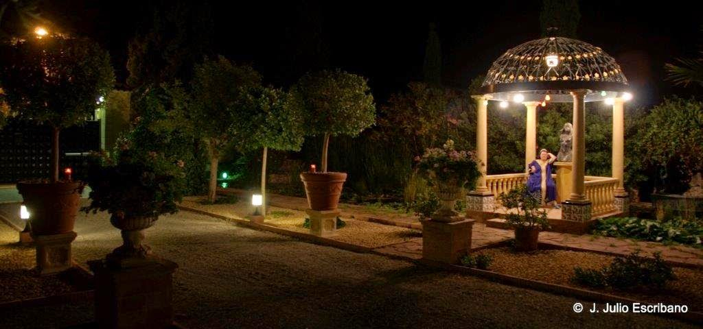 Asociación De Artistas Alicantinos: &quot;La Noche Del Canto ... à El Jardin Romantico