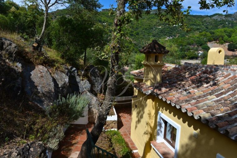 Chalet Con Encanto En El Campo, Casares Montaña | Villas … avec Jardines De Casares