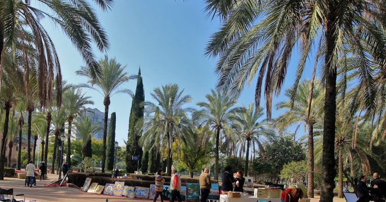 Conoce Sevilla Y Sus Cosas: Mercado De Arte Al Aire Libre … serapportantà Jardines De La Buhaira Sevilla