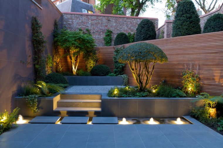 Consejos Para Iluminar El Jardín Tipos De Luces Y Diseños … à Jardines Exteriores De Casas