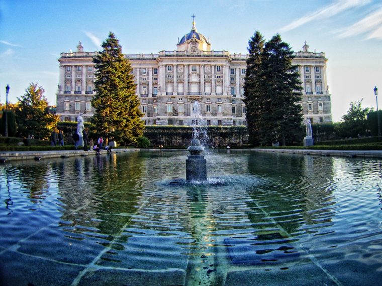 Cuatro Visiones Del Palacio Real > Desde Los Jardines De S … tout Jardines Del Palacio Real Madrid