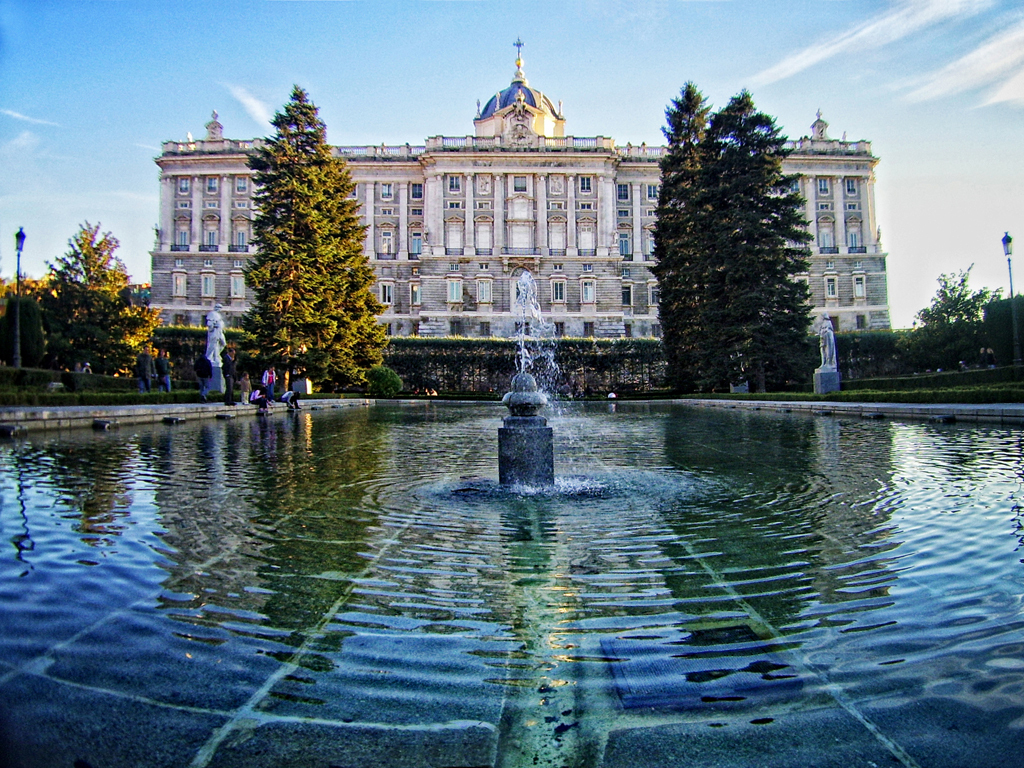 Cuatro Visiones Del Palacio Real &gt; Desde Los Jardines De S ... tout Jardines Del Palacio Real Madrid