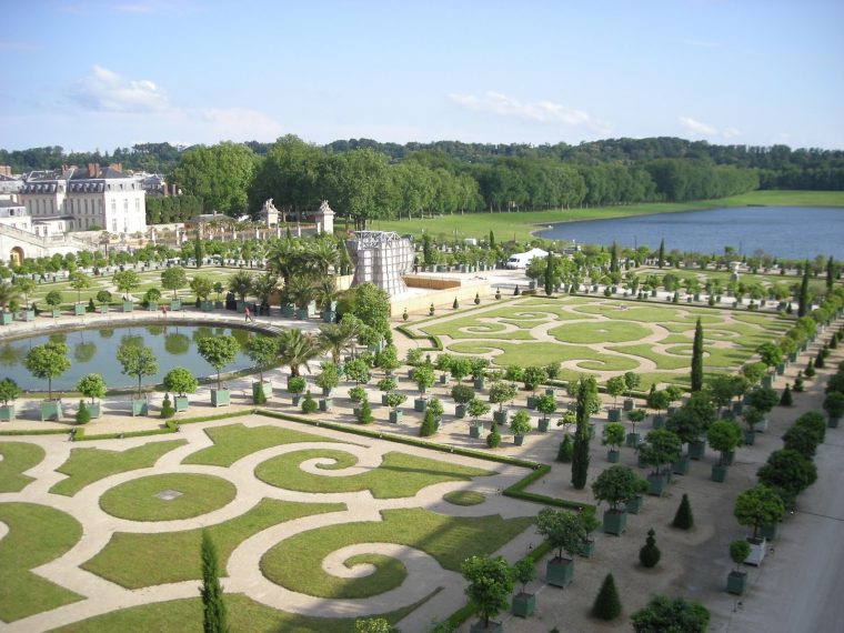 Déjate Seducir Por La Historia Y El Lujo Del Palacio De … tout Jardines Del Palacio De Versalles