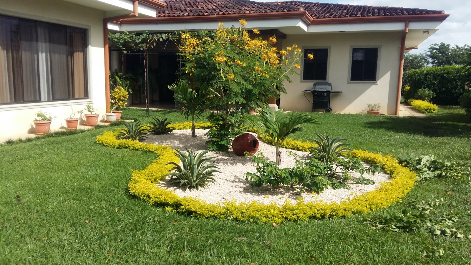 Diseño De Jardines Liberia : Siguiendo Con El Diseño Del ... serapportantà Ideas Para Decorar El Jardin De Mi Casa