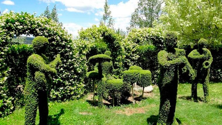 El Bosque Encantado » Jardín Botánico » Qhn – Directorio tout El Jardin Encantado San Martin De Valdeiglesias