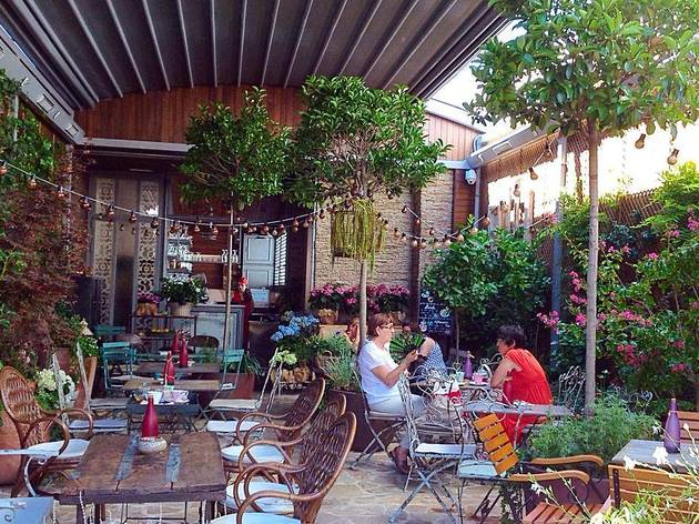 El Jardín Secreto De Salvador Bachiller | Bars And Pubs In … concernant Jardin Secreto Madrid