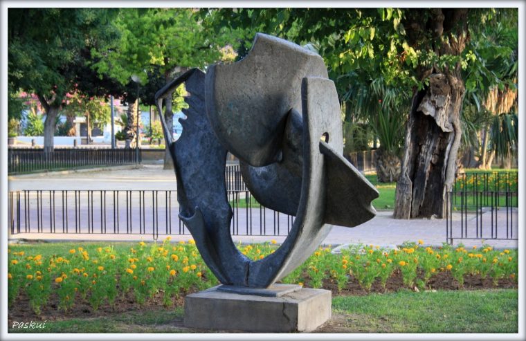 Escultura De Pedro Pardo En El Jardín Botánico De Murcia … destiné Jardin Botanico Murcia