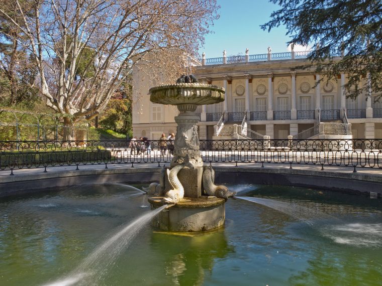 File:el Capricho – Jardín Artístico De La Alameda De Osuna … destiné Jardines El Capricho