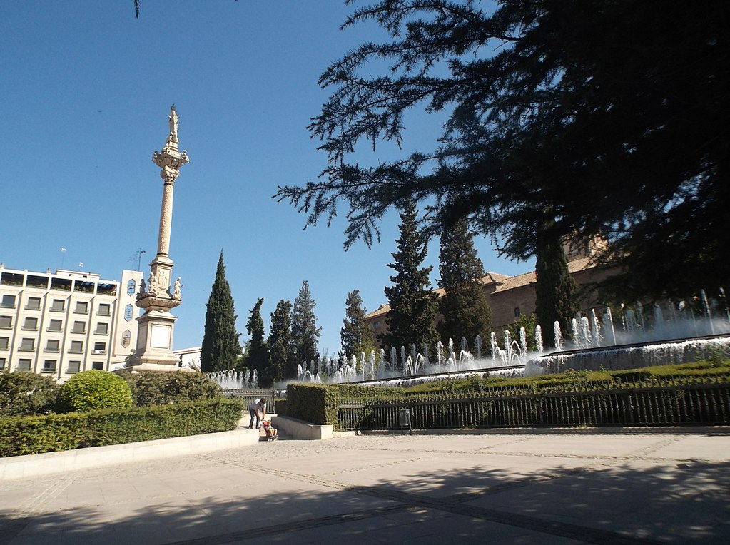 File:jardines Del Triunfo De Granada, Julio De 2017, Foto ... serapportantà Jardines Del Triunfo