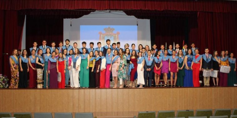 Graduación De La 75ª Promoción Del Colegio Sagrada Familia … concernant Colegio Sagrada Familia Malaga Ciudad Jardin