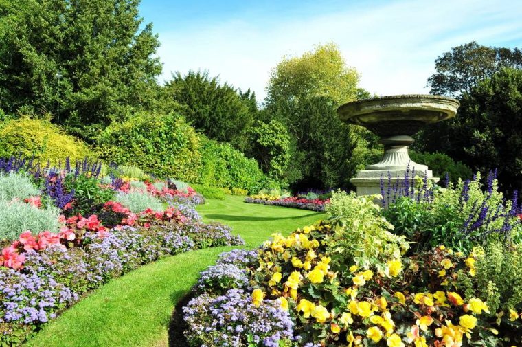 Le Jardin À L'Anglaise – Le Jardin Des Fleurs tout Jardin De L Abadessa