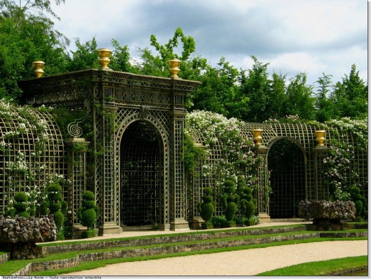 Les Treilles De Versailles | French Architecture … destiné Jardin De Versalles