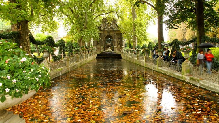 Luxembourg Gardens – Paris, Attraction | Expedia.au encequiconcerne Posé Au Parc Du Luxembourg