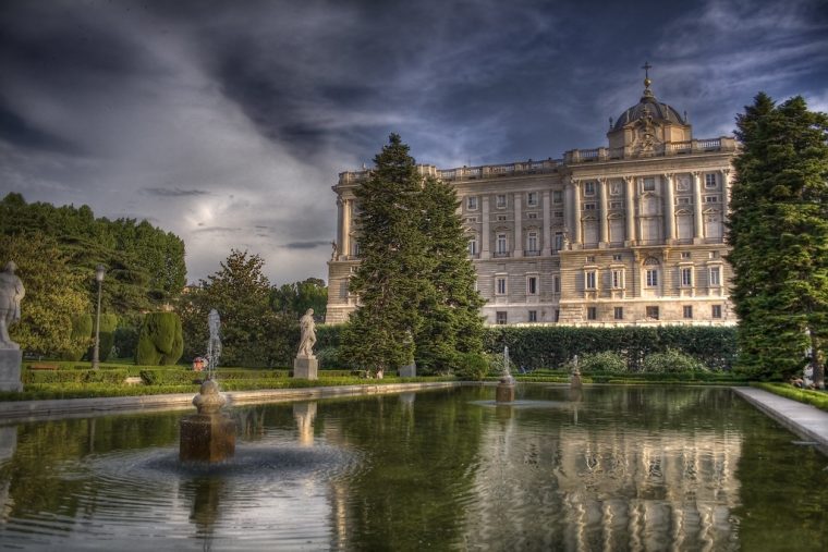 Madrid – Palacio Real | Vista Del Palacio Desde Los … concernant Jardines Del Palacio Real