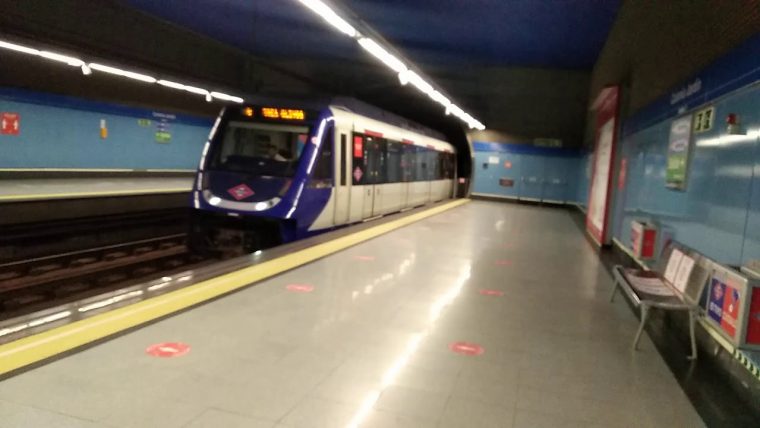 Metro De Madrid – Serie 7000 En Colonia Jardin – serapportantà Colonia Jardin Madrid
